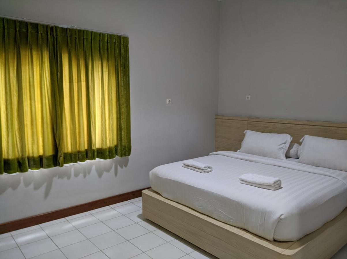 Hotel Twin Star à Solo Extérieur photo
