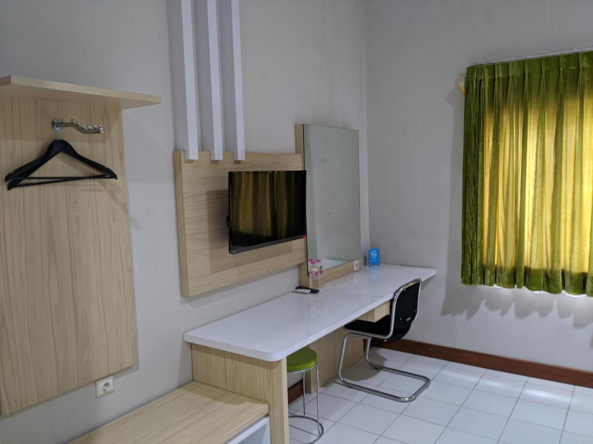 Hotel Twin Star à Solo Extérieur photo