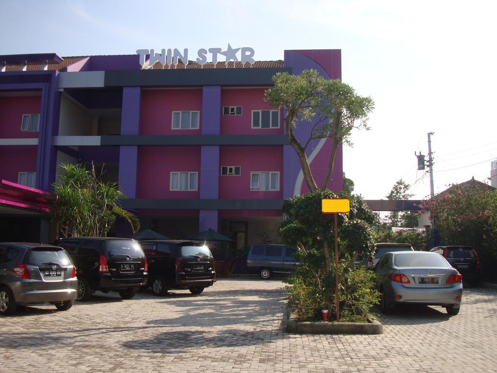 Hotel Twin Star à Solo Extérieur photo